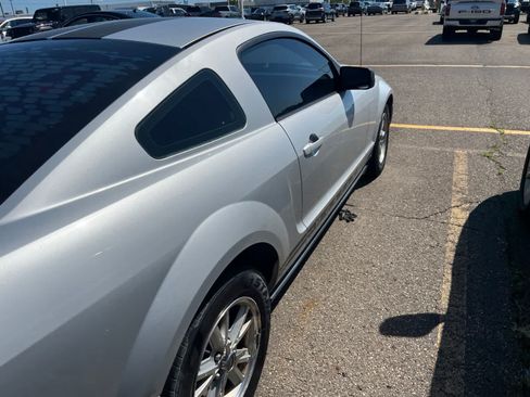 Used 2006 Ford Mustang Coupe RWD image 15