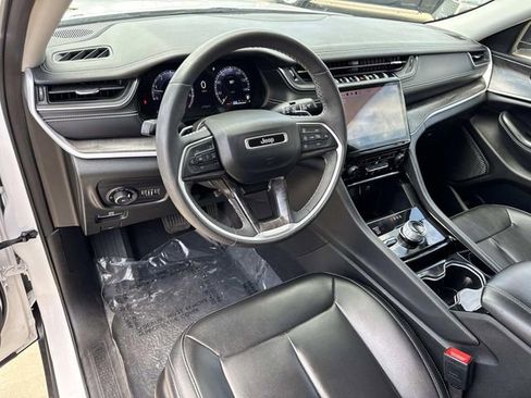 Used 2023 Jeep Grand Cherokee Limited AWD/4WD image 24