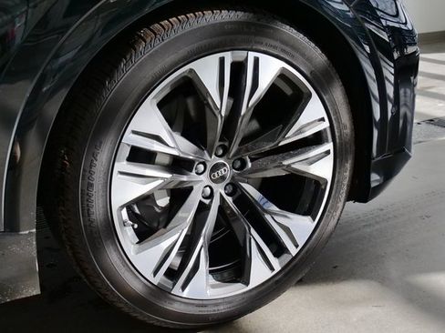 New 2026 Audi Q8 Premium Plus image 8