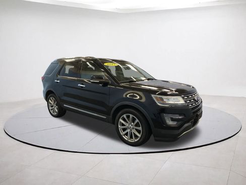 Used 2017 Ford Explorer Limited image 7