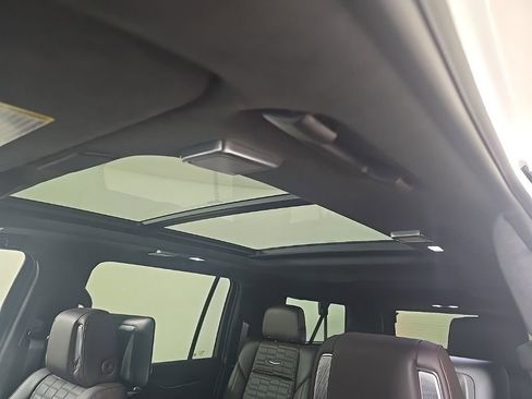 Certified 2024 Cadillac Escalade ESV Sport Platinum image 17