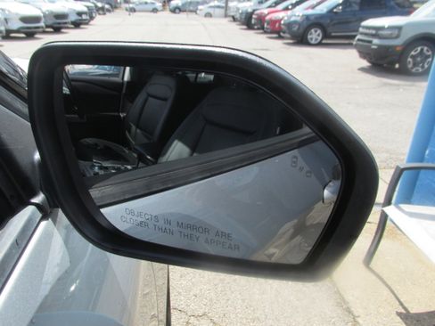 Used 2024 Ford Explorer XLT w/ Equipment Group 202A AWD/4WD image 16