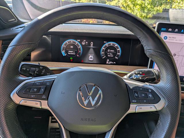 Used 2025 Volkswagen Tiguan SEL R-Line AWD/4WD image 32