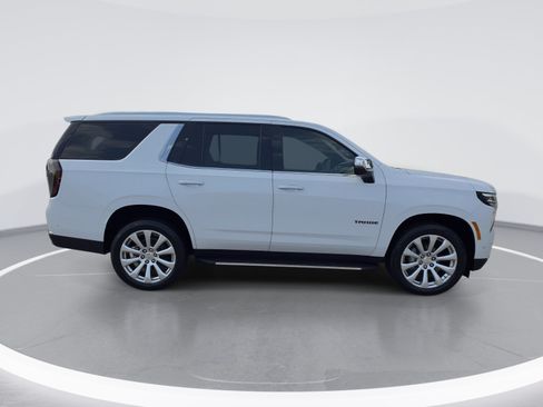 Used 2025 Chevrolet Tahoe Premier AWD/4WD image 2