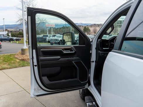 Used 2024 Chevrolet Silverado 2500 LT image 15