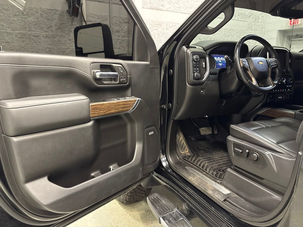 Used 2020 Chevrolet Silverado 3500 High Country AWD/4WD image 15