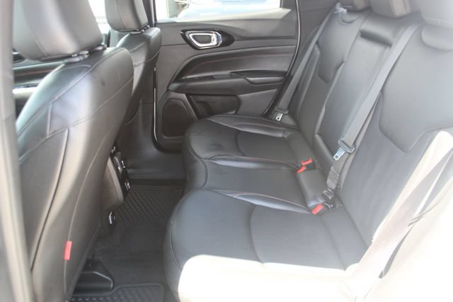 Used 2025 Jeep Compass Trailhawk AWD/4WD image 31