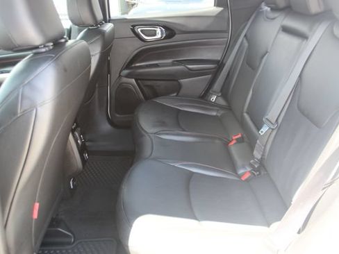 Used 2025 Jeep Compass Trailhawk AWD/4WD image 31