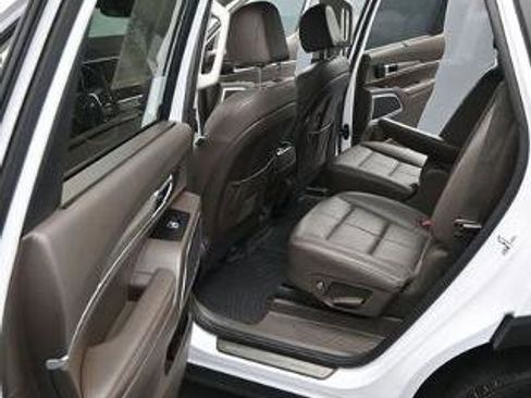 Used 2021 Kia Telluride SX w/ Towing Package FWD image 17