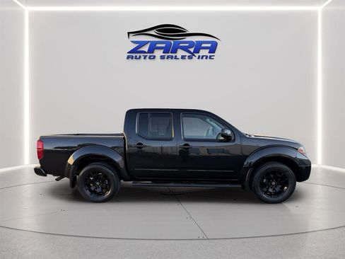 Used 2020 Nissan Frontier SV w/ Midnight Edition Floor Mats image 5