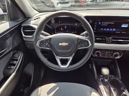 Certified 2024 Chevrolet TrailBlazer LT w/ LT Cold Weather Package AWD/4WD image 15