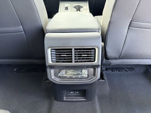 New 2026 Volkswagen Atlas SE FWD image 21