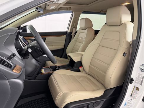 Used 2022 Honda CR-V Touring image 4