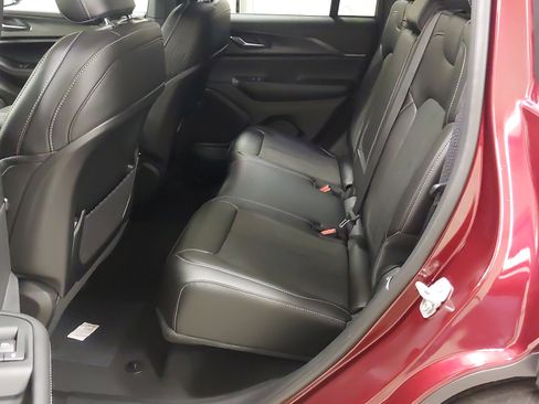 New 2025 Jeep Grand Cherokee Altitude image 38