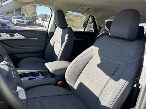 New 2026 Ford Explorer Active image 7