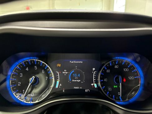 Used 2020 Chrysler Pacifica Touring-L Plus FWD image 12