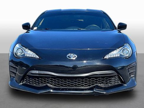 Used 2017 Toyota 86 image 3