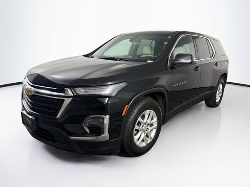 Used 2023 Chevrolet Traverse LS FWD image 3