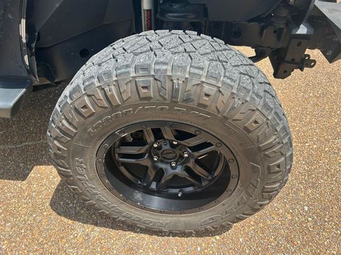 Used 2013 Jeep Wrangler Unlimited Sahara w/ Connectivity Group AWD/4WD image 3