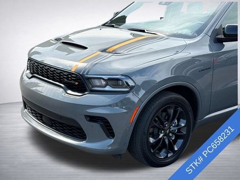 Used 2023 Dodge Durango R/T w/ Hemi Orange Plus Package AWD/4WD image 4