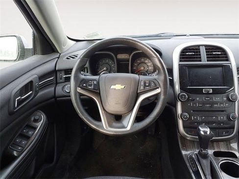 Used 2015 Chevrolet Malibu LT w/ Power Convenience Package image 11