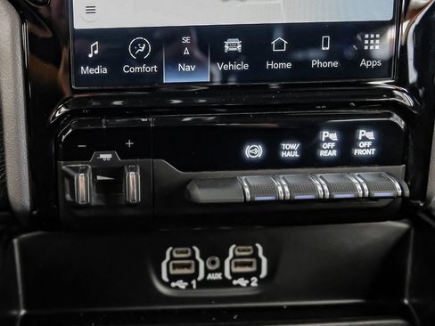 Used 2024 RAM 3500 Laramie w/ Night Edition AWD/4WD image 26