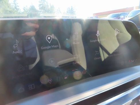 Used 2024 Cadillac Lyriq Luxury w/ LPO, Floor Liner Package AWD/4WD image 23
