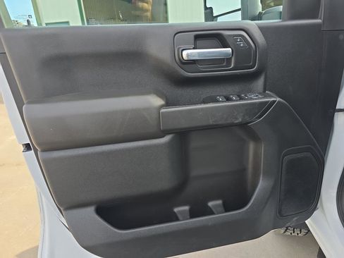 Used 2022 Chevrolet Silverado 2500 Custom w/ Custom Value Package image 17