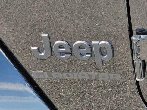 Used 2021 Jeep Gladiator Sport AWD/4WD image 19