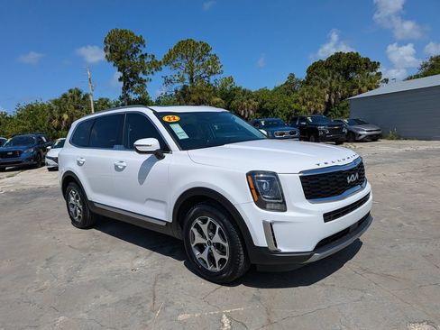 Certified 2022 Kia Telluride EX FWD image 2