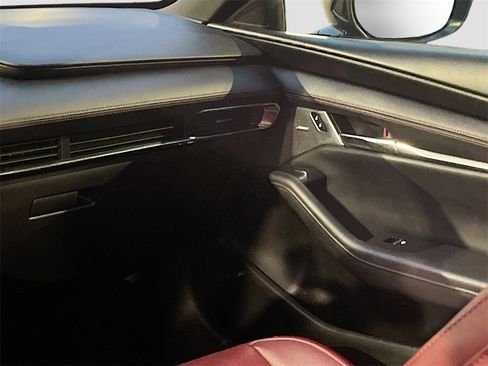 Used 2023 MAZDA MAZDA3 s image 23