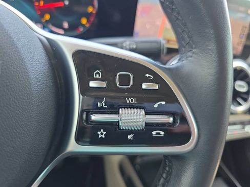 Certified 2022 Mercedes-Benz GLB 250 image 22