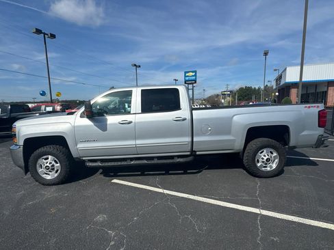 Used 2016 Chevrolet Silverado 2500 LT w/ LT Convenience Package image 9