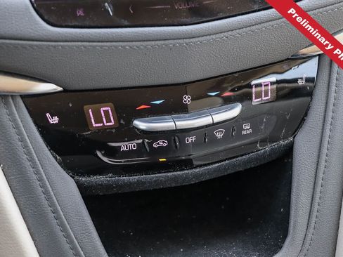 Used 2018 Cadillac XT5 Luxury w/ Driver Awareness Package AWD/4WD image 17