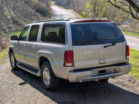 Used 2004 Cadillac Escalade ESV AWD image 28