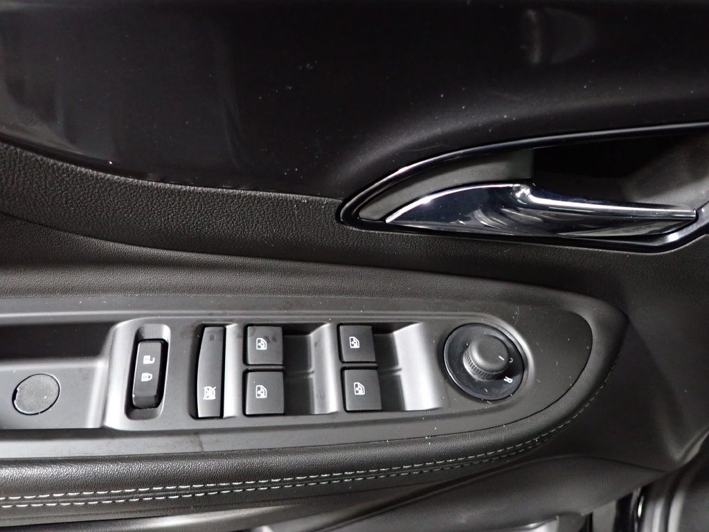 Used 2022 Buick Encore Preferred w/ Safety Package AWD/4WD image 18