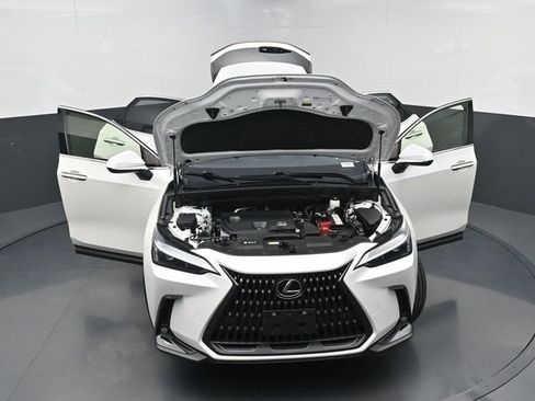 Used 2025 Lexus NX 250 FWD w/ Towing Package (2000 Lbs) image 42