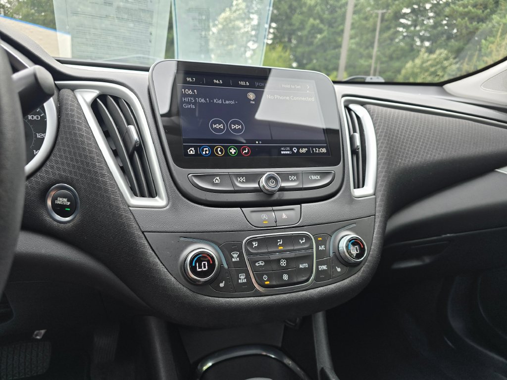 Used 2023 Chevrolet Malibu LT FWD image 19