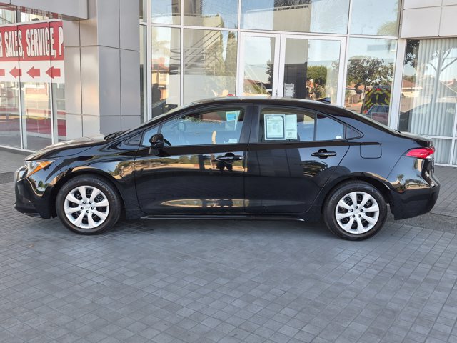 Used 2025 Toyota Corolla LE FWD image 12