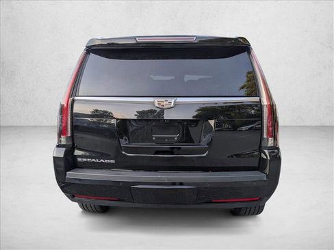 Used 2019 Cadillac Escalade Luxury RWD image 6