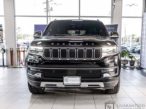 Used 2022 Jeep Wagoneer Series II w/ Premium Group I AWD/4WD image 2
