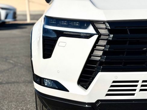 Used 2025 Lexus GX 550 w/ Accessory Package (2T) image 7