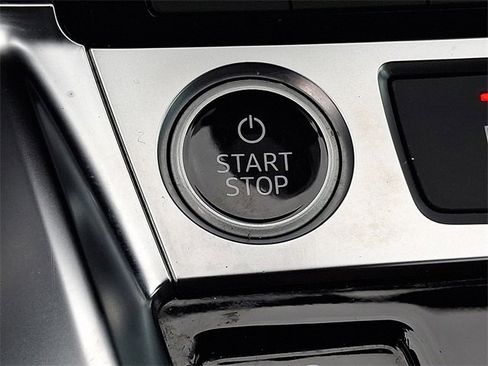 Used 2022 Audi e-tron Premium image 19