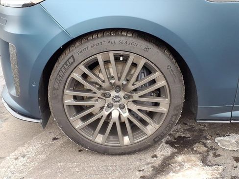 Used 2025 Land Rover Range Rover Sport SV Edition Two image 9