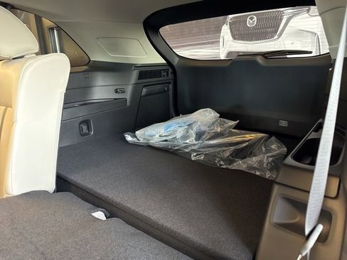 New 2025 MAZDA CX-70 Plug-In Hybrid w/ Premium Pkg image 12