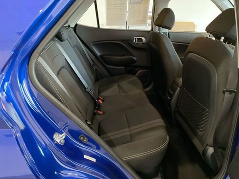 Used 2025 Hyundai Venue SEL image 15