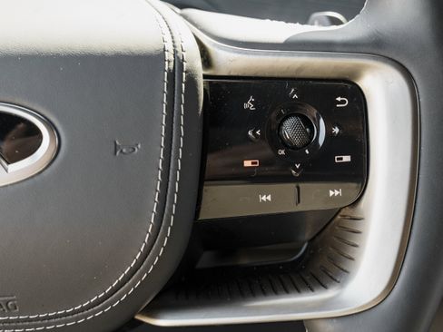 Used 2025 INFINITI QX80 Autograph w/ Autograph Exterior Package image 18