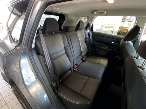 Used 2025 Nissan Rogue SV FWD image 15