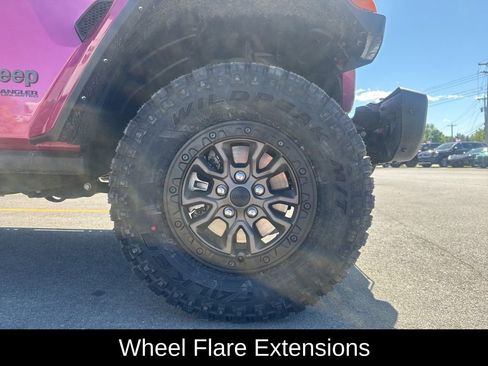 Used 2022 Jeep Wrangler Unlimited Rubicon w/ Dual Top Group AWD/4WD image 17