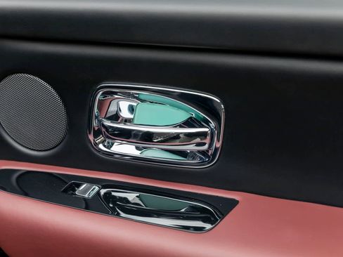 Used 2022 Rolls-Royce Cullinan image 36